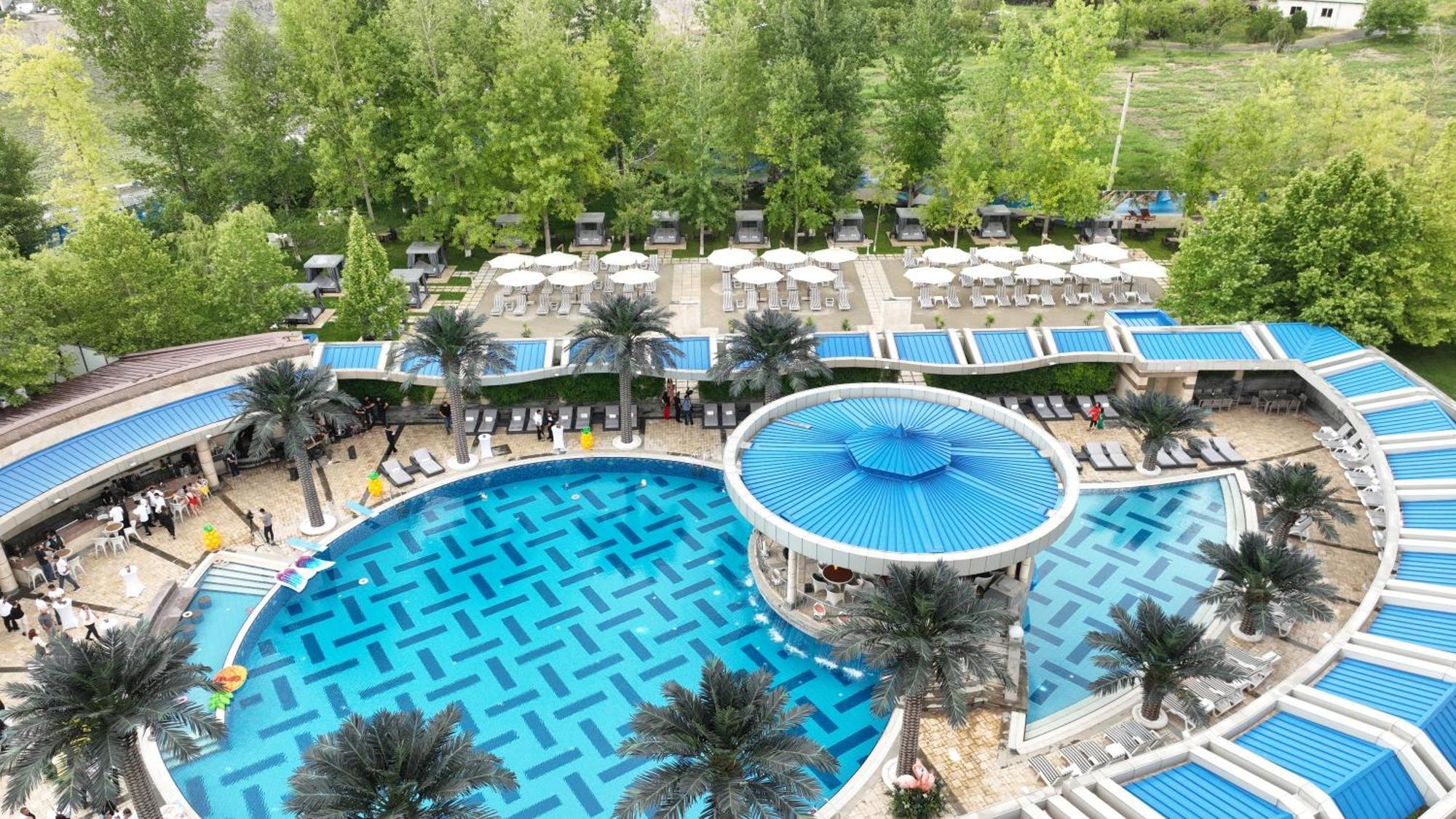 Multi Grand Pharaon Hotel Ptikni Kültér fotó