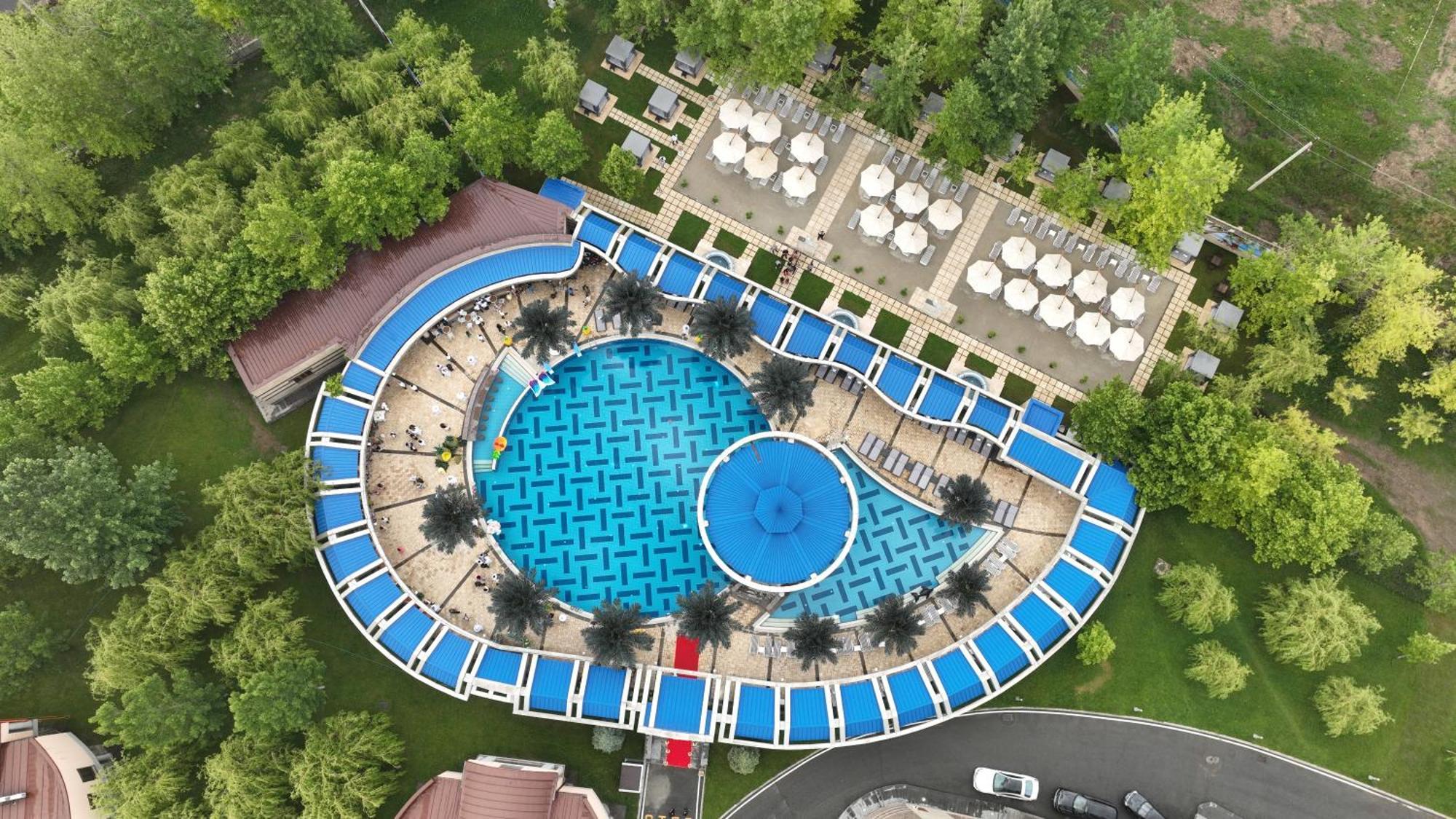 Multi Grand Pharaon Hotel Ptikni Kültér fotó
