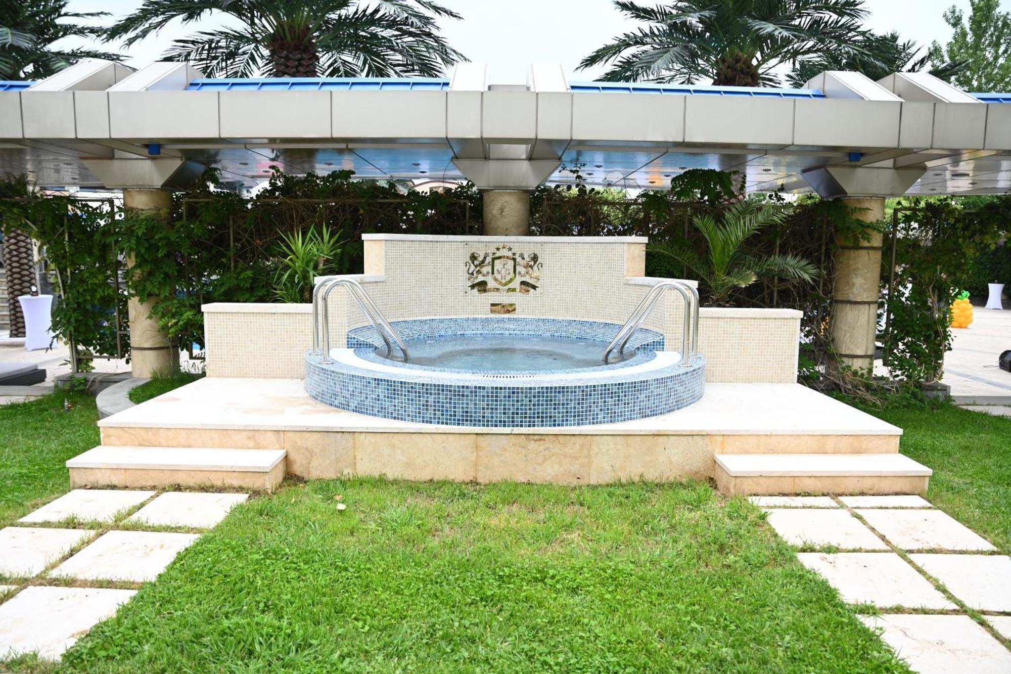 Multi Grand Pharaon Hotel Ptikni Kültér fotó