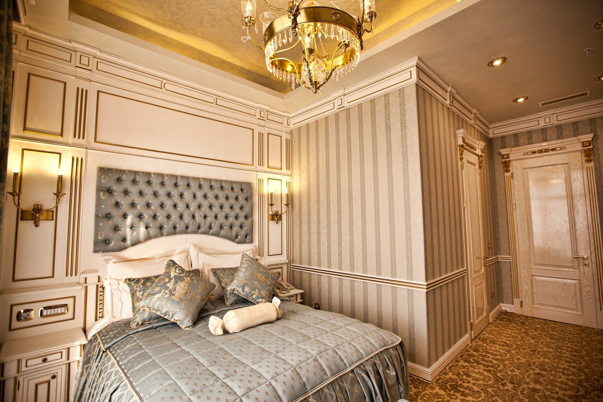 Multi Grand Pharaon Hotel Ptikni Kültér fotó